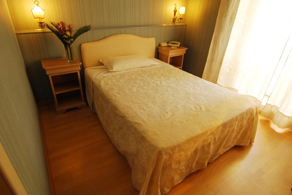 Grande Albergo Quattro Stagioni 리에티 객실 사진